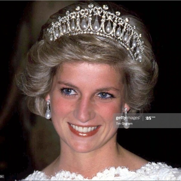 Princess Diana Teardrop Pearl & Crystal Tiara main image 11